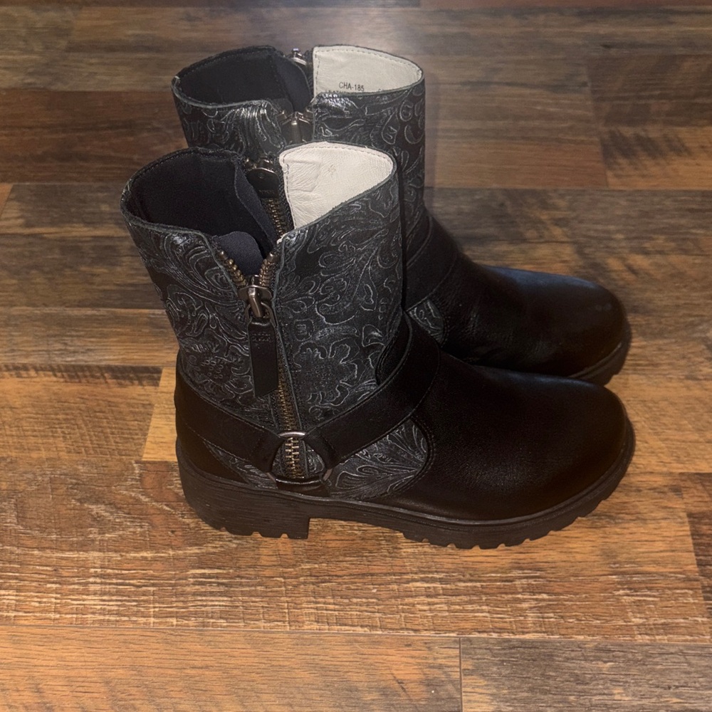 Alegria Charlette leather moto boots‎